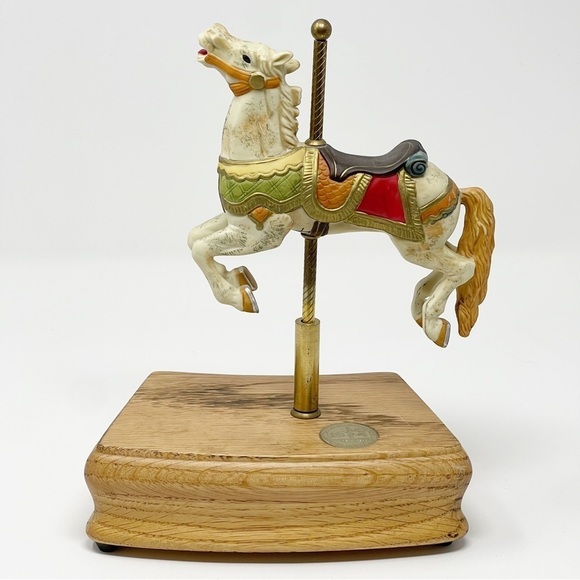 Vintage The American Carousel Limited Edition Collection Carousel Musical Box - Picture 2 of 11